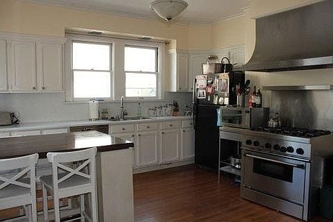 2nd image of 729 Linden Ave