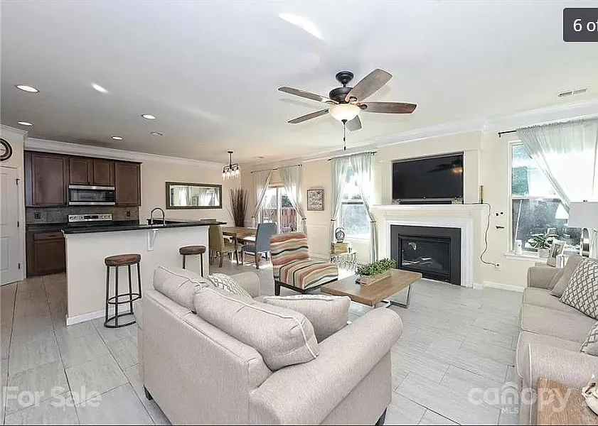 2728 Old House Cir — Photo 3