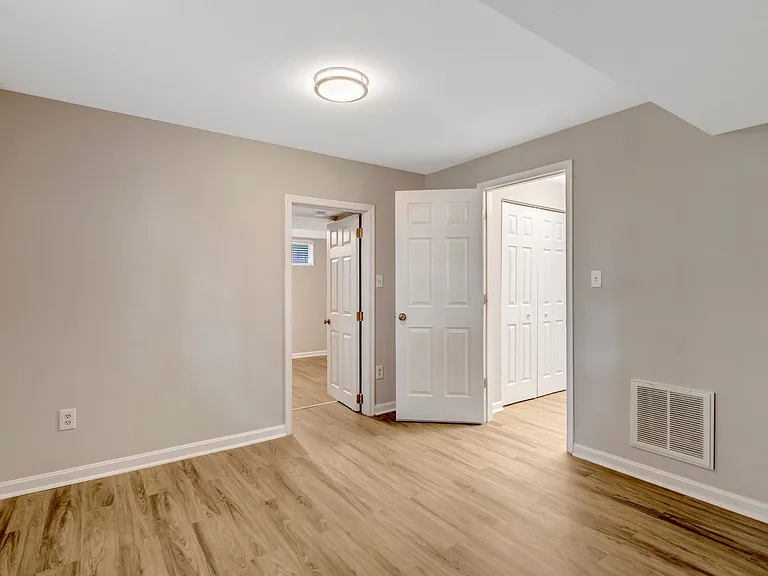 10929 Park Rd — Photo 42