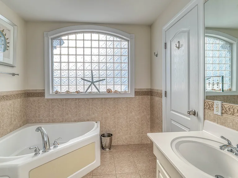119 N Belmont Ave — Photo 19