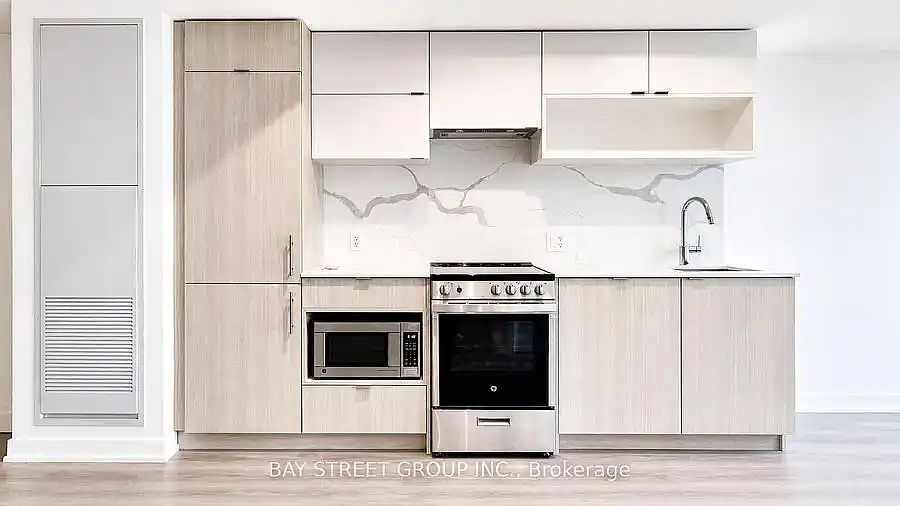 1st image of 100 Queen St E #1817