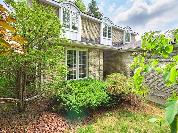 3rd image of 243 Tatlock Ct
