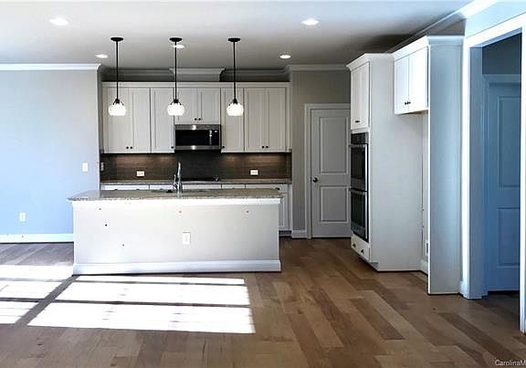 4th image of 108 Hillside Cove Ct #8