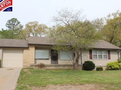 210 Ridge Dr, Manhattan, KS, 66502