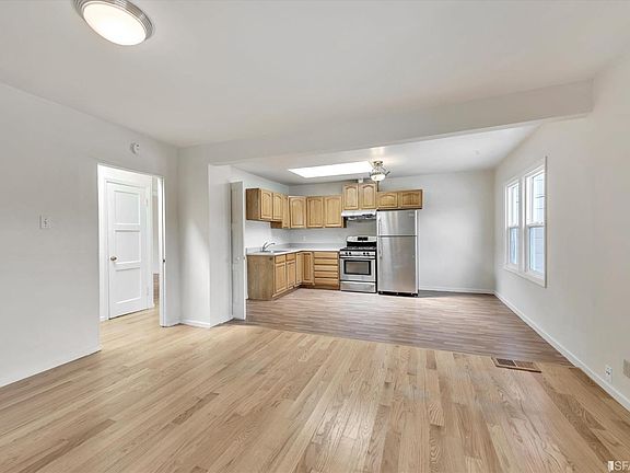 3rd image of 3119 Alemany Blvd