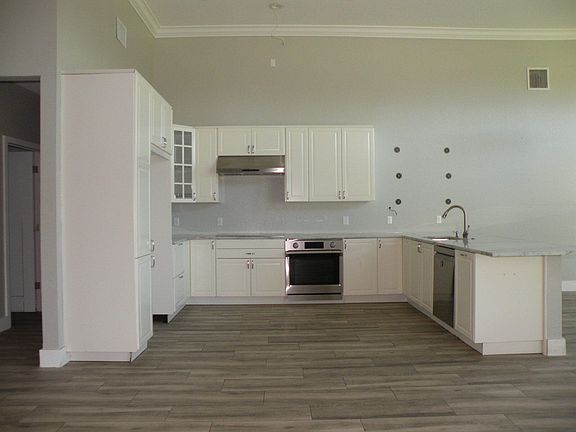 4th image of 17809 SOUTHWICK Way