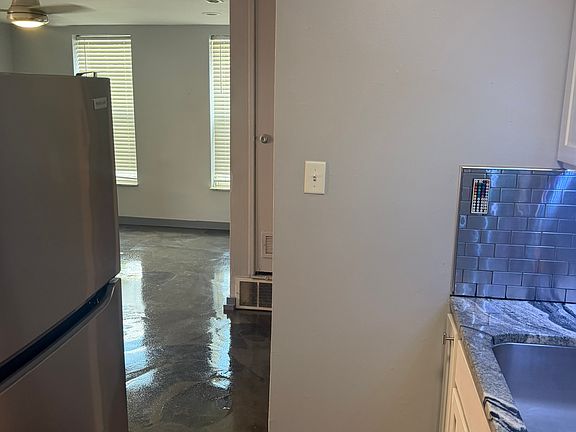 5th image of 838 Oak St #D