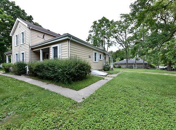 2nd image of 2040 Ezra Ave