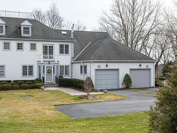 2nd image of 22 Brook Hills Cir #22
