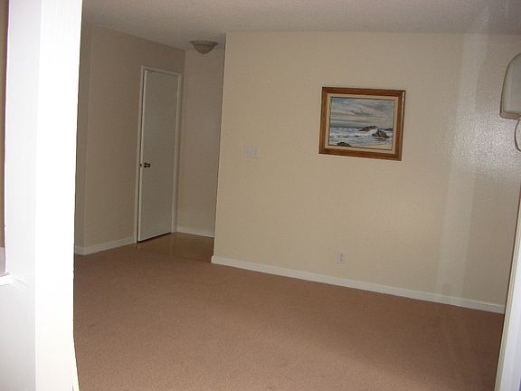 4th image of 225 Avery Ln APT 21