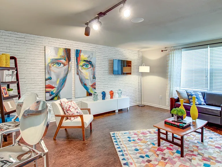Gateway-Huntsville-Apartments-Living-Room
