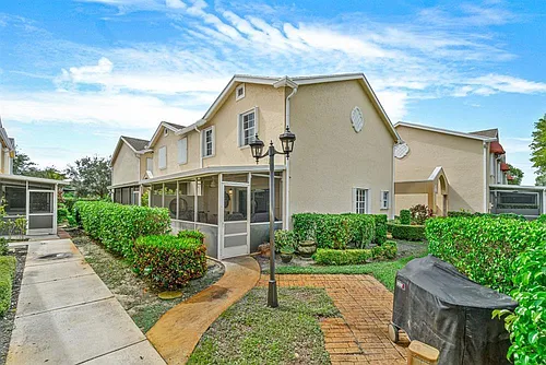 338 Waterside Dr Photo 1