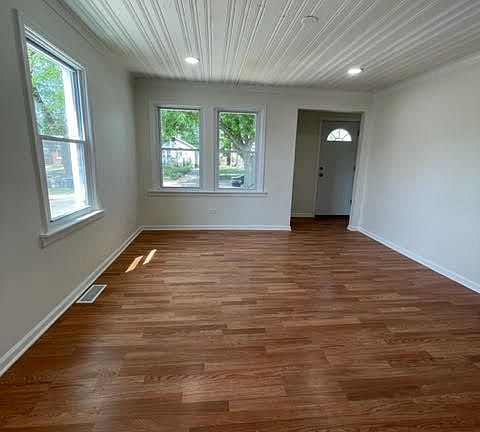 5th image of 351 N Yale Ave