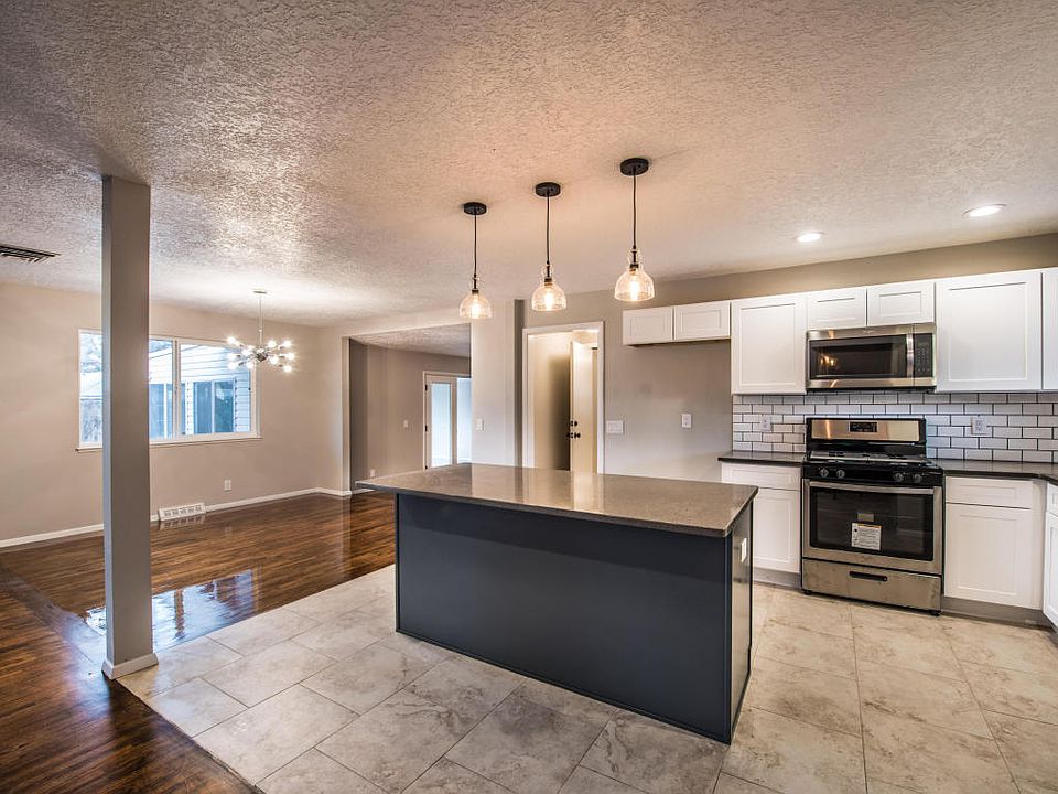 1st image of 7717 Sierra Azul Ave NE