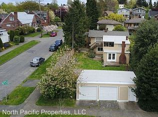 4511 SW Lander St APT B, Seattle, WA 98116