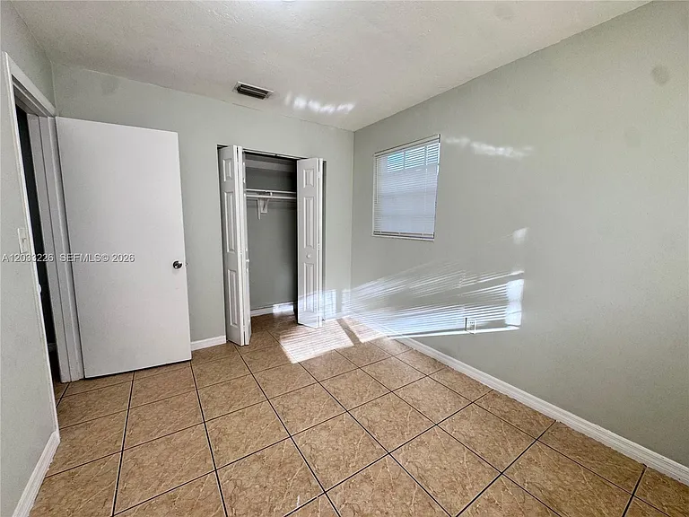 7900 NW 16th St — Photo 9