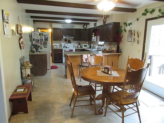 kitchen / dining room