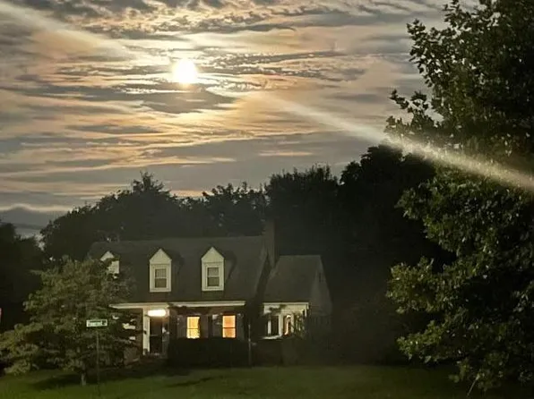 101 Pinecrest St, Front Royal, VA 22630