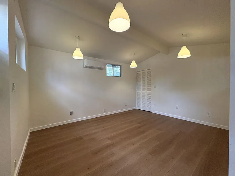 2350 Alameda De Las Pulgas — Photo 33