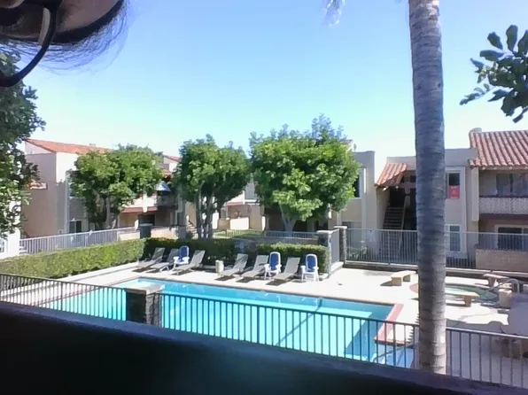 700 W La Veta Ave Unit R4, Orange, CA 92868