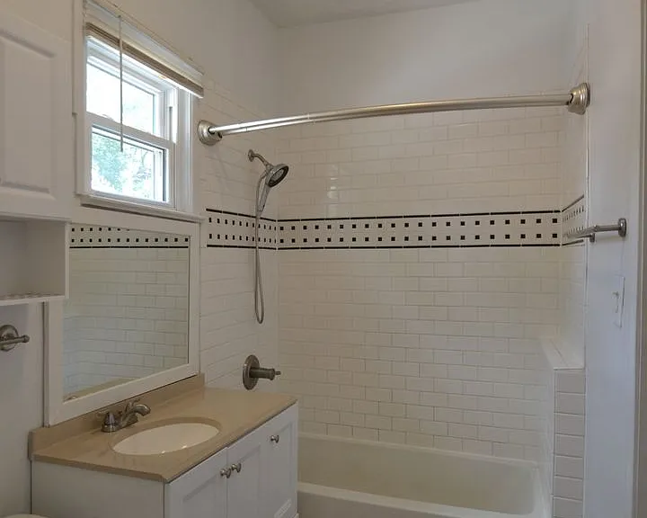 821 N Walnut St — Photo 11