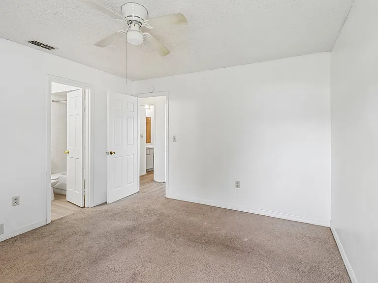 384 Cocoa Ct — Photo 10