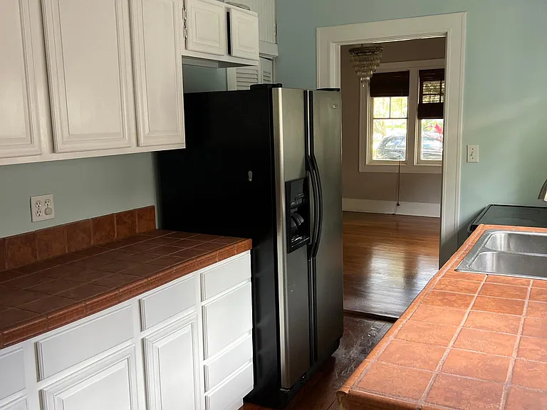 721 Greenwood St — Photo 12
