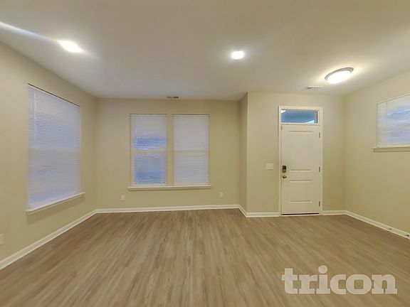 3rd image of 301 Thomas Point Dr