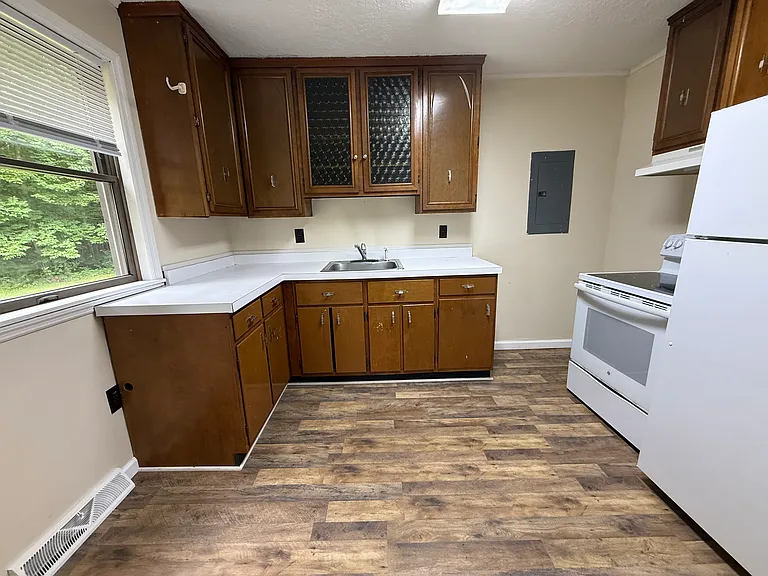 209 Fort Edward Rd #A — Photo 9