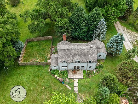 5th image of 18918 Bunker Hill Rd