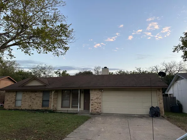 2422 Homewood Trl, Arlington, TX 76015
