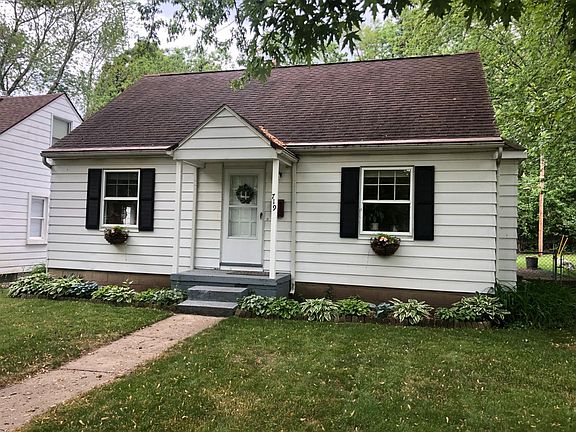 2nd image of 719 Dwight St