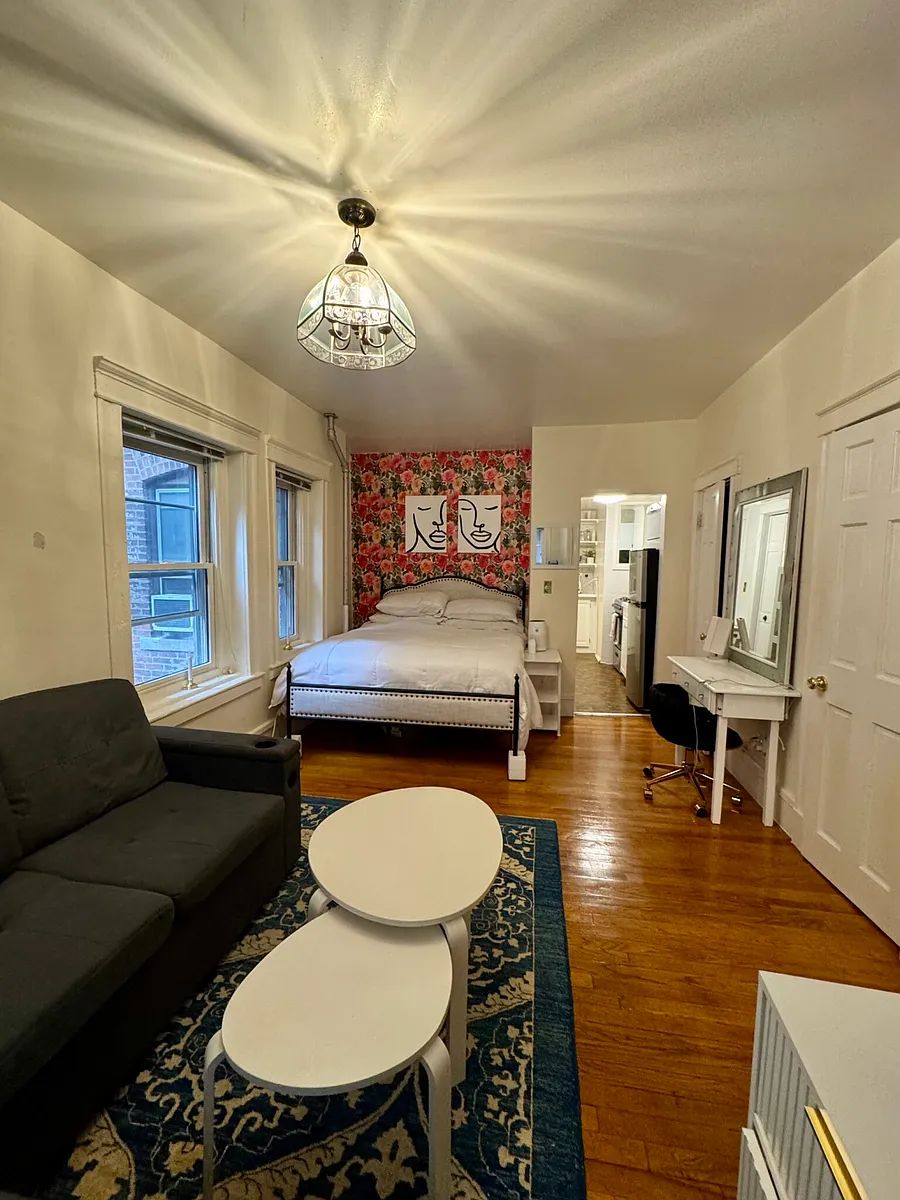 Building Photo - 9 Champney Pl #1