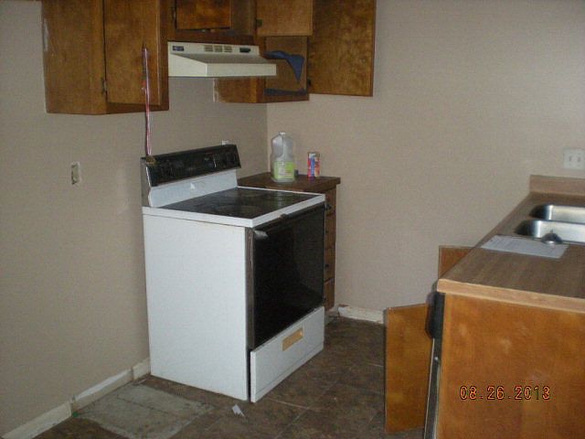 2nd image of 99 Willow St