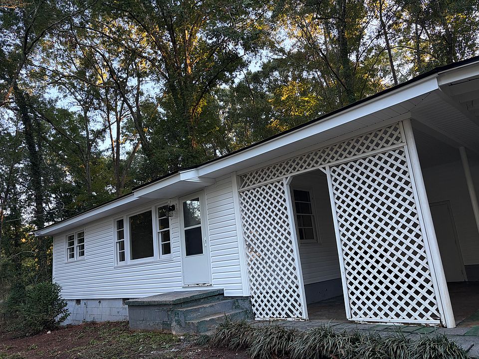 2nd image of 24 Maple Dr