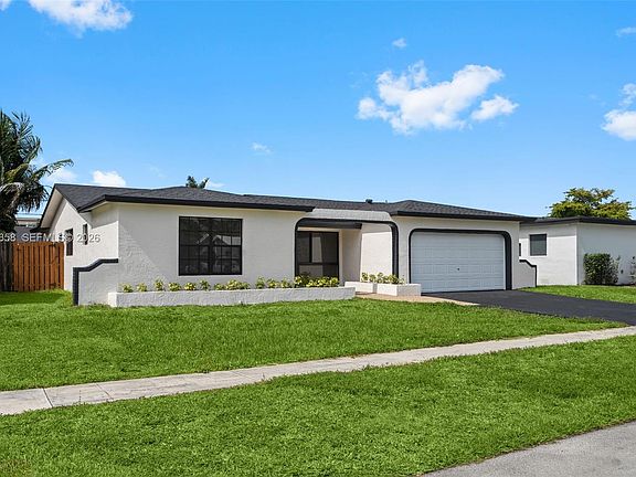 3rd image of 10171 NW 24th St