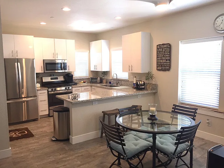 2150 Nord Ave — Photo 3