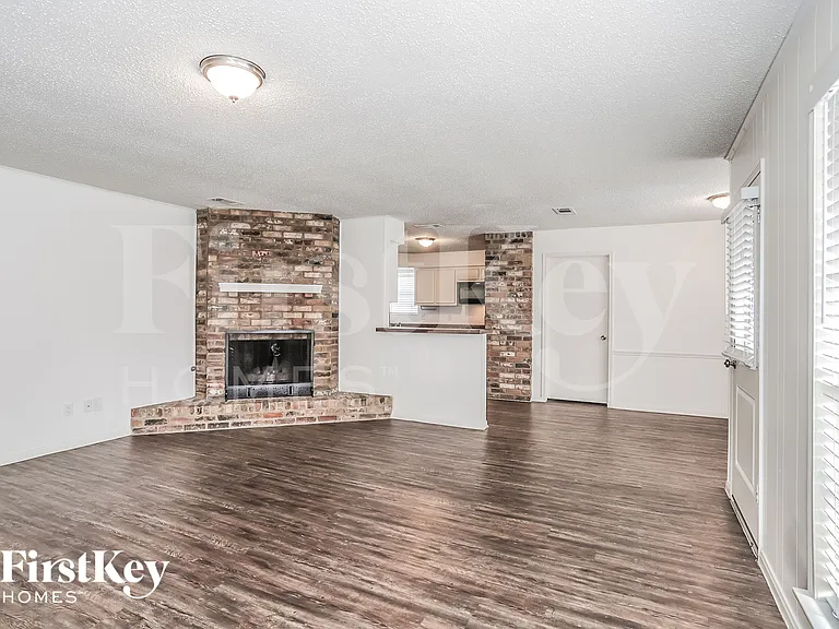 26218 Maplewood Dr — Photo 8