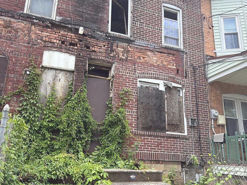 2nd image of 38 Vine St