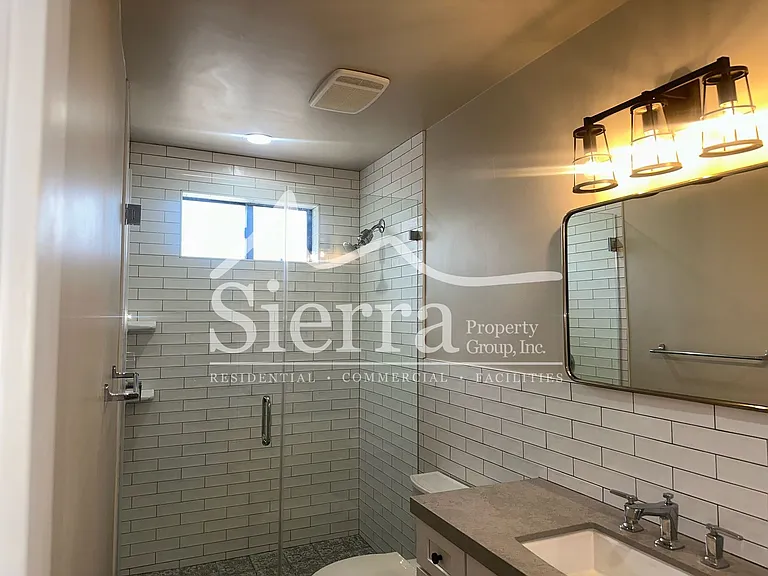 1323 Olive St #B — Photo 7