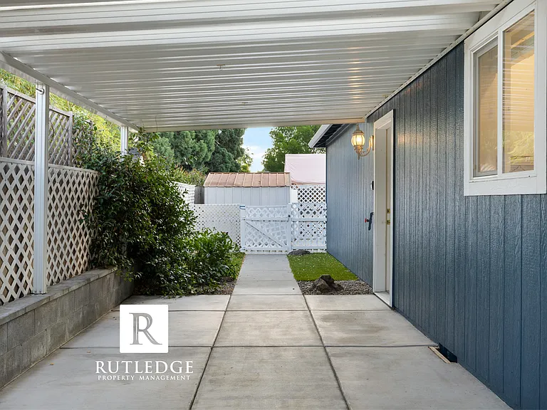 1013 Hope Dr — Photo 29