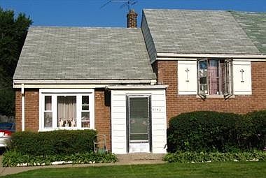 1st image of 9756 S Crandon Ave