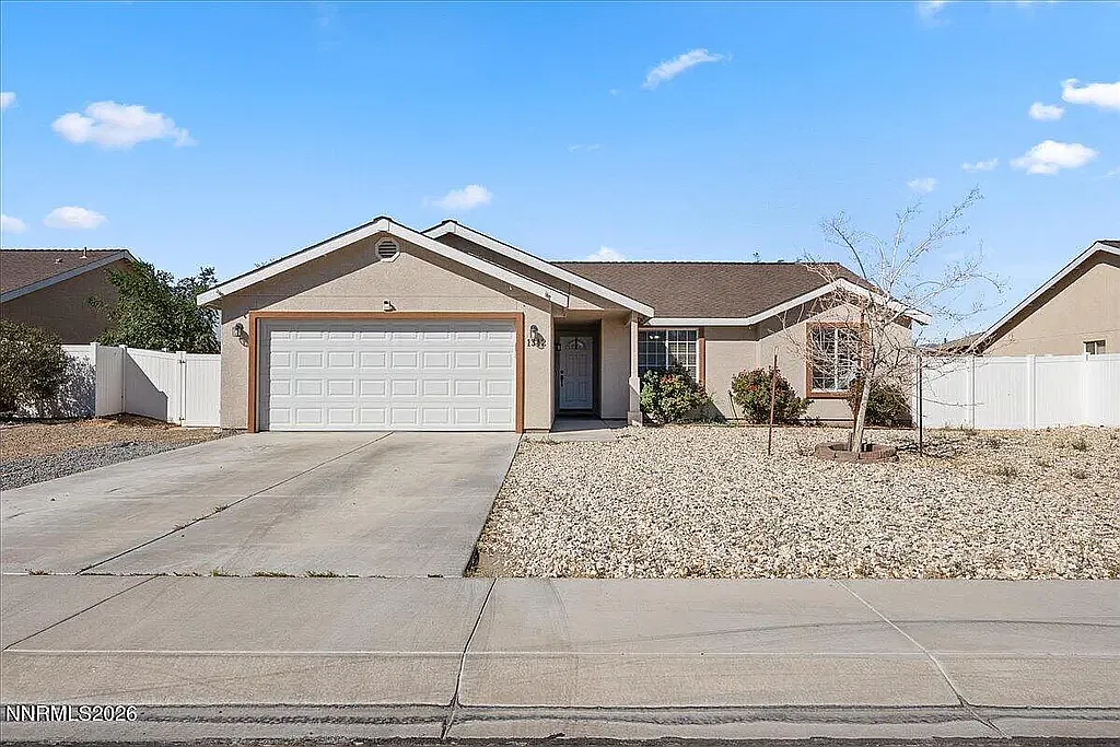 3 bed, 1640 sqft, $2,498 — Photo 1