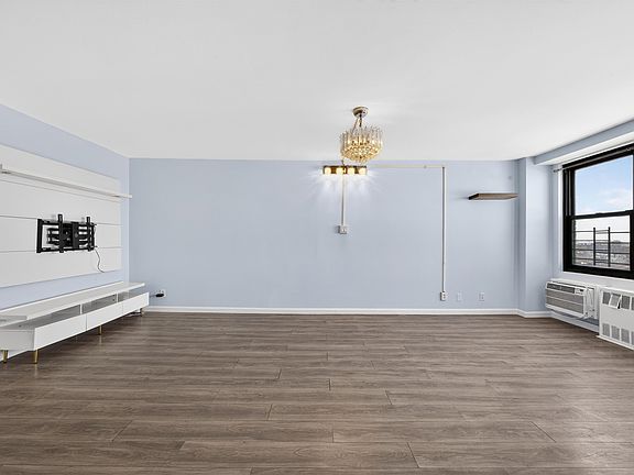 2nd image of 10 Huron Ave APT 8J