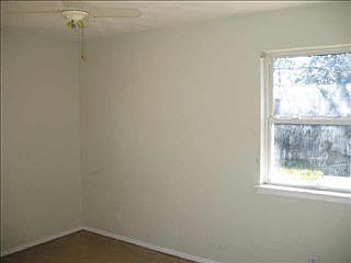 4th image of 2910 Windmill Ln