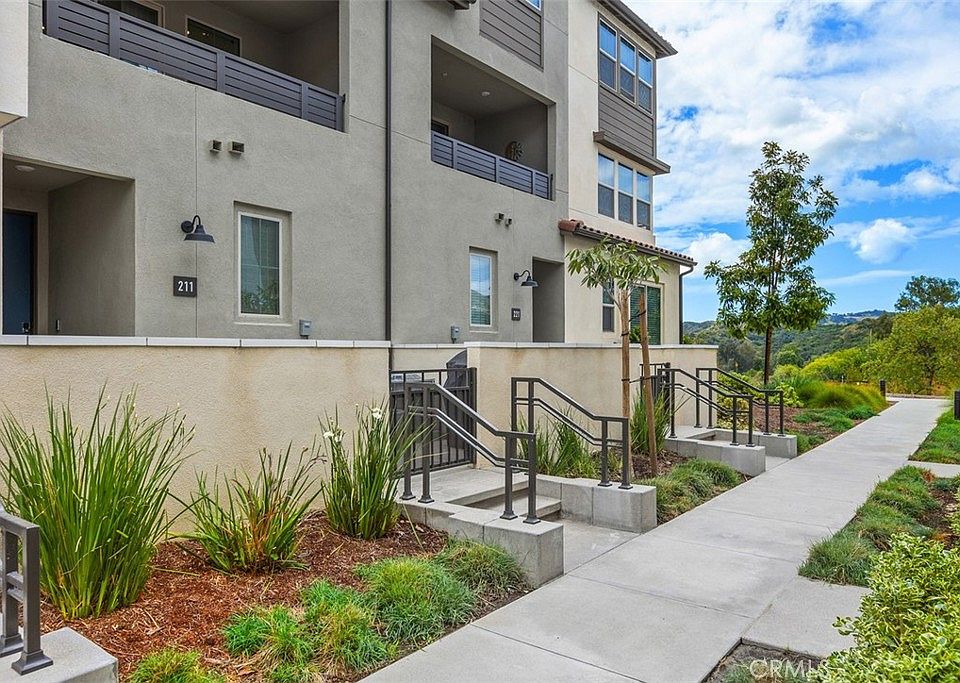 1st image of 211 Equine Way