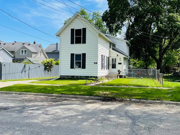 326 N Oak St, Owosso, MI 48867