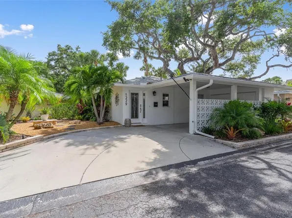 1229 Moonmist Cir #P-6, Sarasota, FL 34242