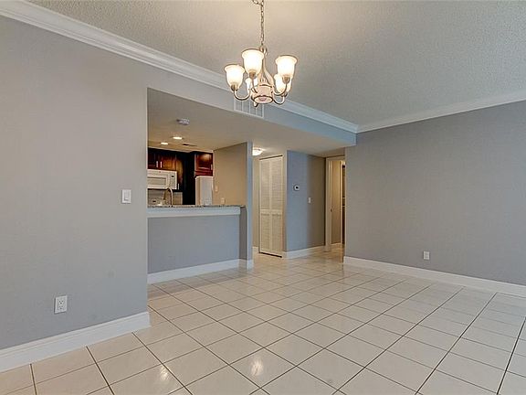 5th image of 2599 Countryside Blvd APT 117