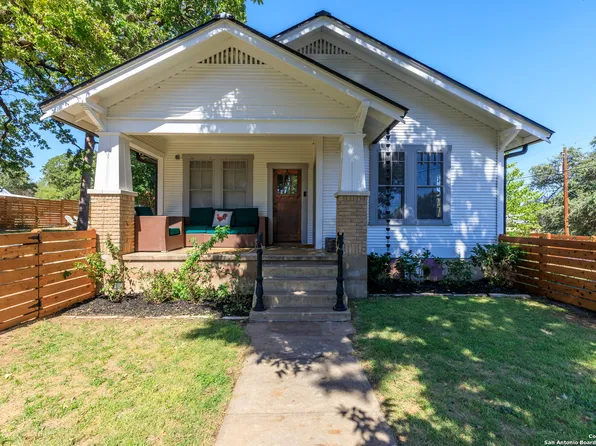 502 Saint Marys St, Fredericksburg, TX 78624